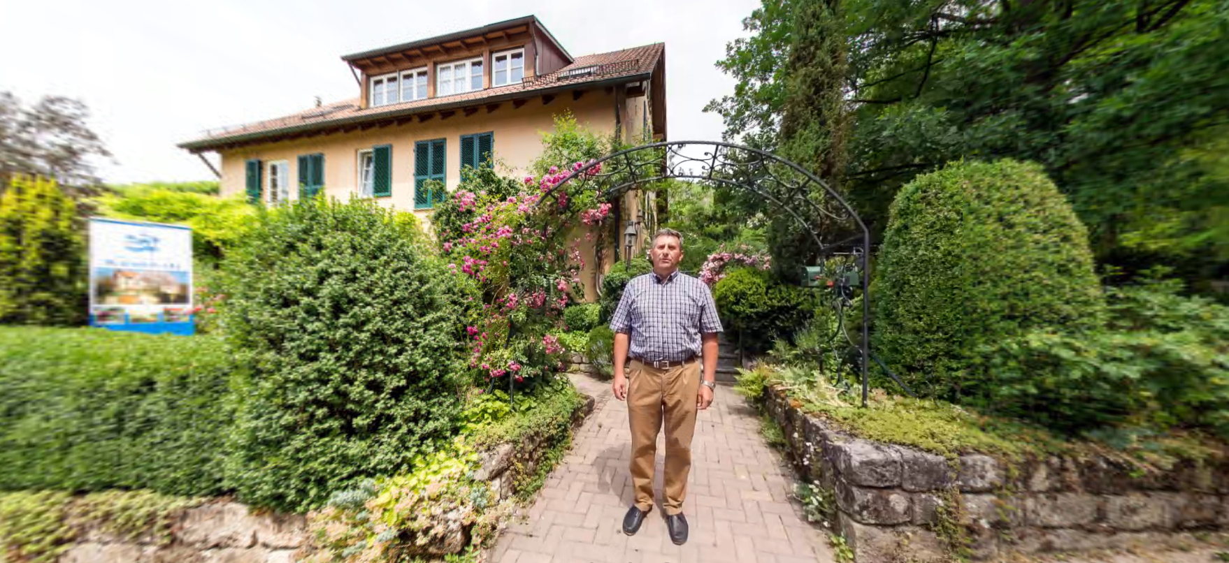 Foto 2 von Weingut und Besenwirtschaft Wöhrwag