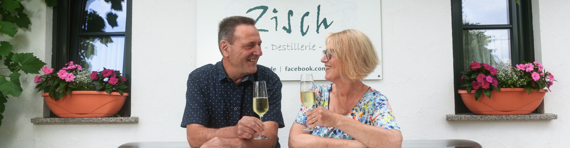 Weingut - Destillerie Zisch